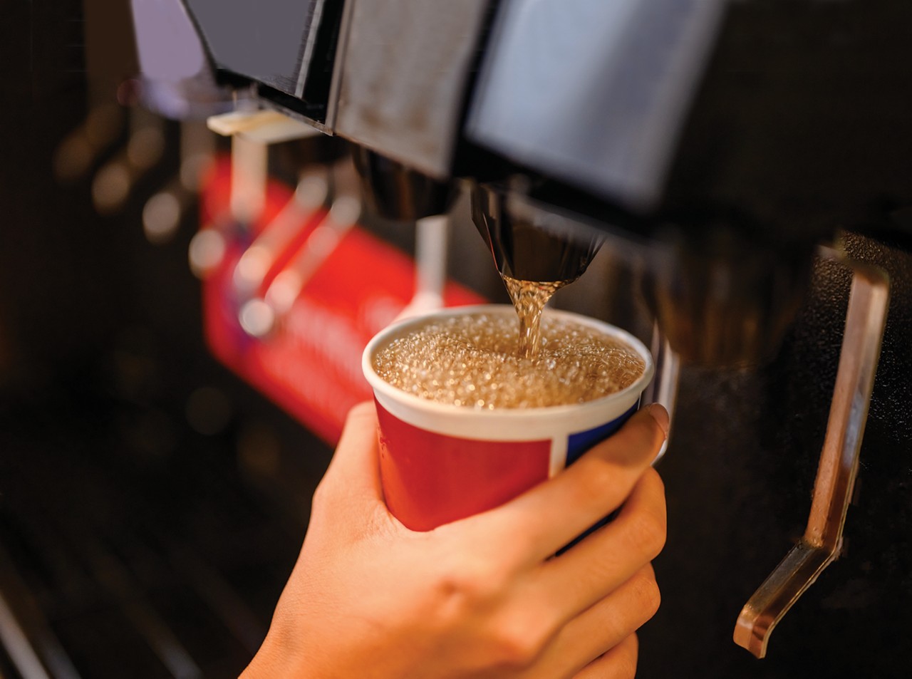 filling fountain drink